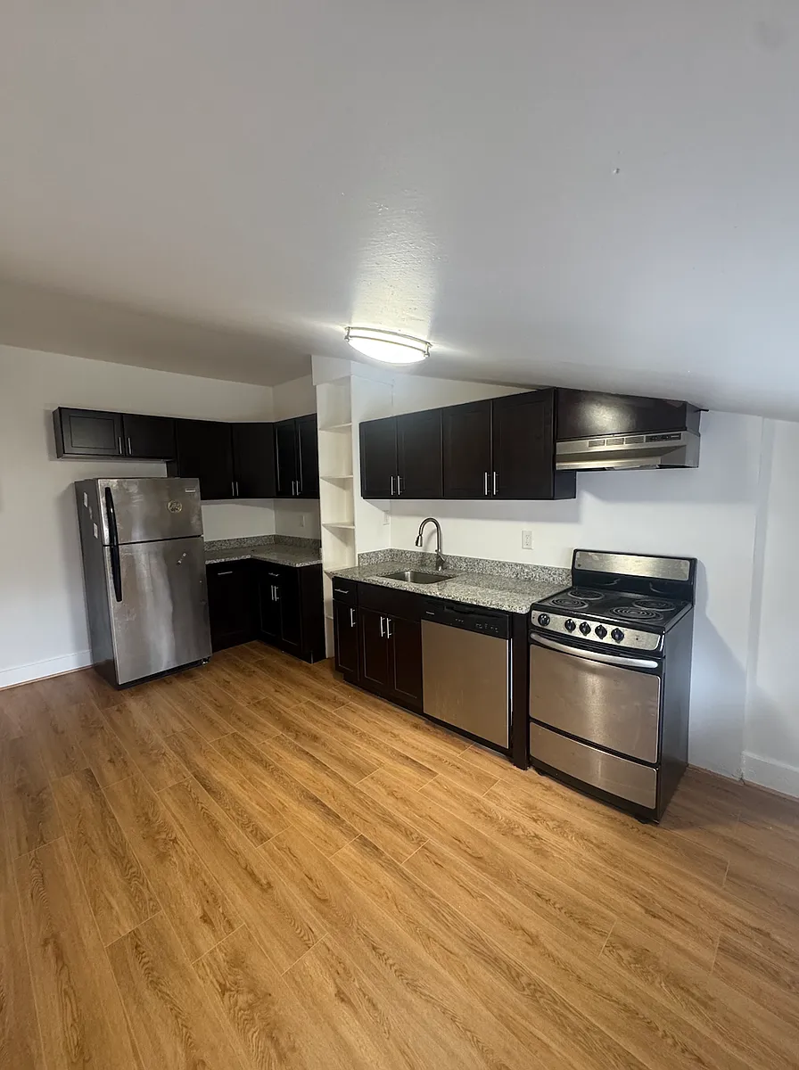 Building Photo - 107 W Monument St #4D