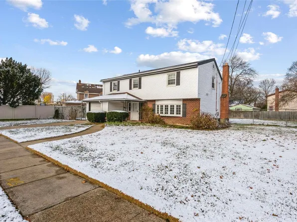 15 Greenlawn, Hempstead, NY 11550