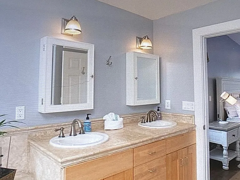 324 Selma St — Photo 23