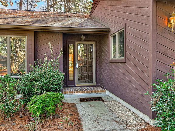 3rd image of 3 Turnberry Ct N