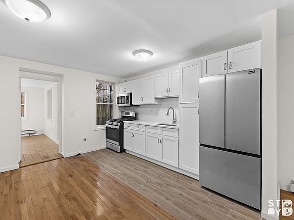 4th image of 278 Halsey St #1R