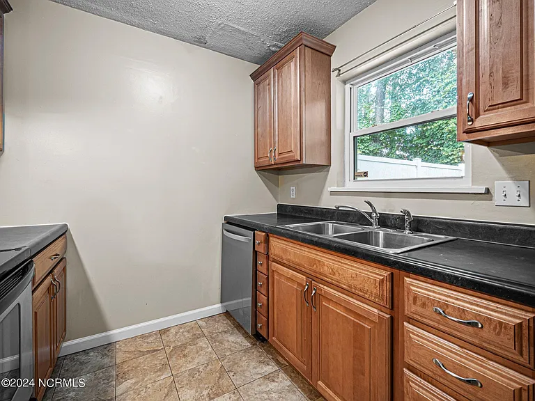24 S Onsville Pl — Photo 6