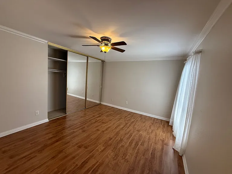 7208 Village 7 — Photo 11