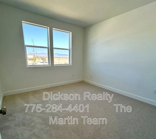 3247 Eleanor Way — Photo 11