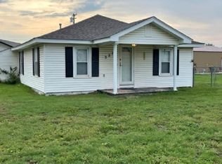 221 S Krouth St, Mooreland, OK 73852
