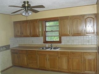 5th image of 2409 Shirley Dr