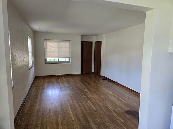 3rd image of 1472 Glenbeck Ave APT 1