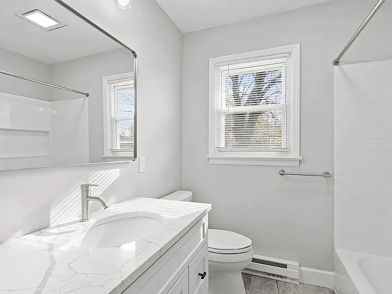 6730 Evelyn St — Photo 4