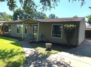 2229 5th St, Port Neches, TX 77651