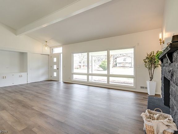 4th image of 419 Briar Ave NE