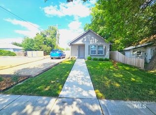 13 S Hawthorne Ave, Middleton, ID 83644