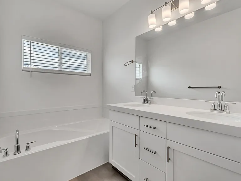 1593 N 1870 E — Photo 14