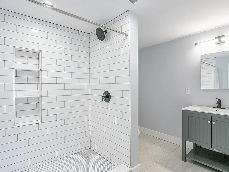 614 Columbus Ave — Photo 9