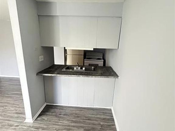 2nd image of 4103 E 4th St APT 2