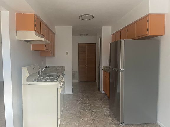 5th image of 520 Edison Glen Ter Building 5