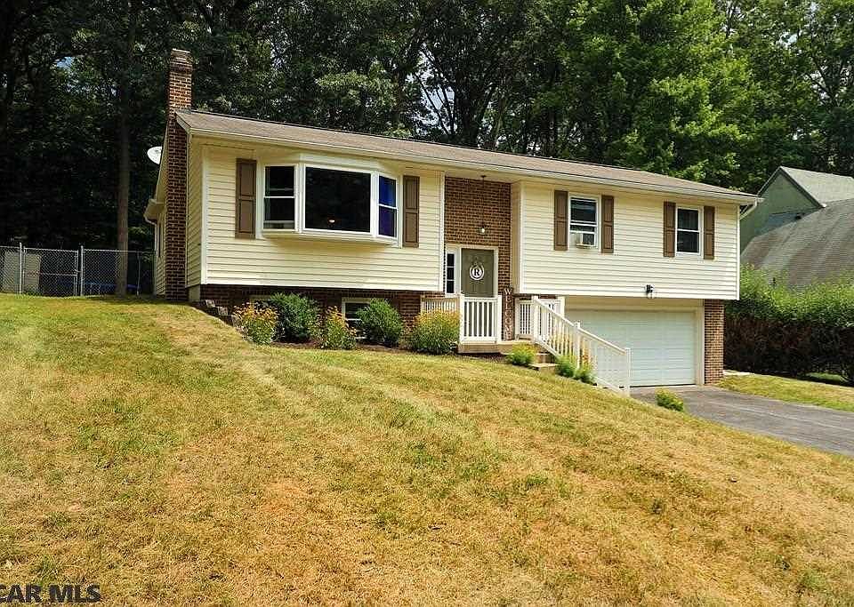 1st image of 615 Old Farm Ln