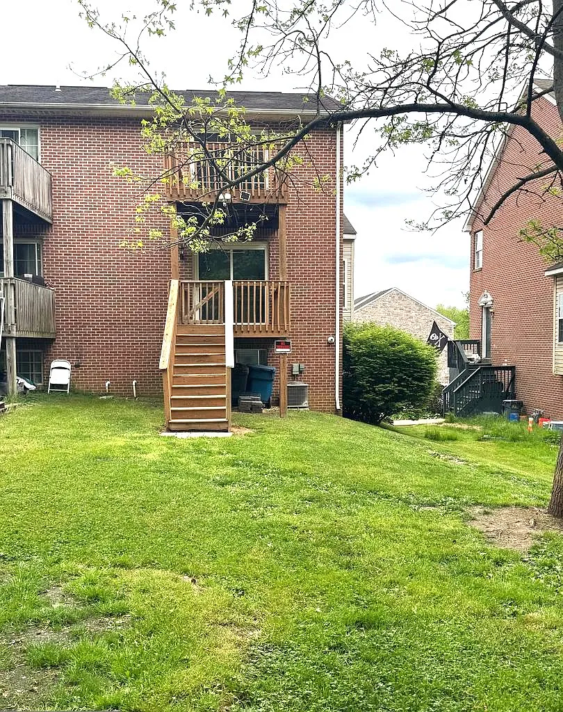 2 bed, 1328 sqft, $1,990 — Photo 3
