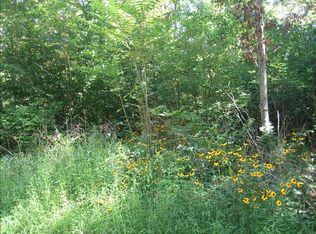 8 Shady Tree Ln, Poughkeepsie, NY 12603