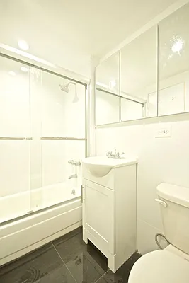 Rented by Nest Seekers International | media 16