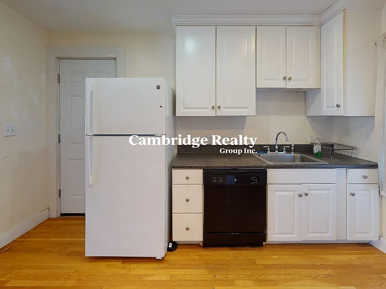 47 Fairbanks St #2T — Photo 2
