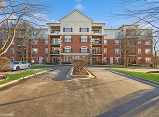 0S099 Lee Ct UNIT 302, Winfield, IL 60190