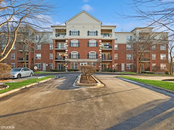 0S099 Lee Ct Unit 302, Winfield, IL 60190