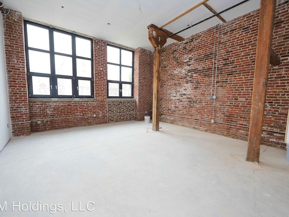 1st image of 1825 E Atlantic St #206