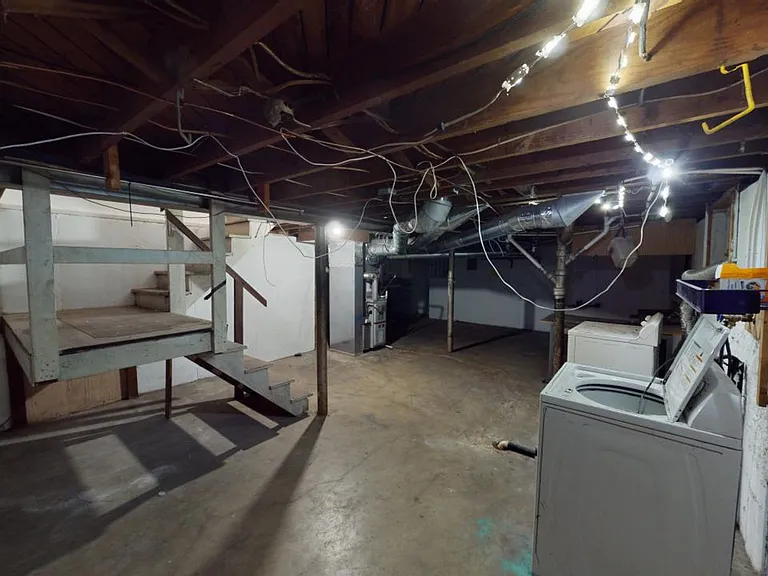 388 S Powell Ave — Photo 19
