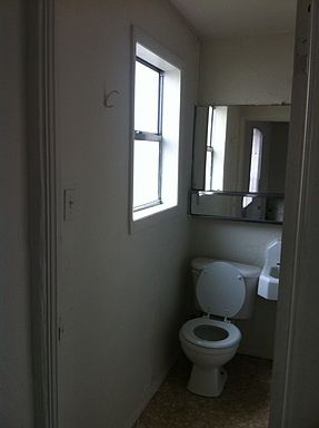 2nd image of 2153 California St
