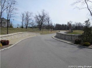 16 Regal Rd, Louisville, KY 40222