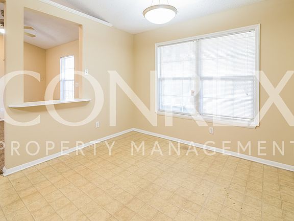 3rd image of 303 Macgregor Dr