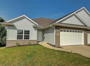 503 Majestic Oak Ct, Solon, IA 52333