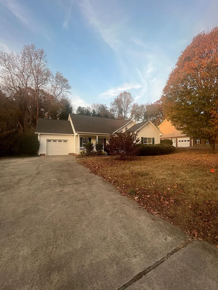 Building Photo - 2721 Bridgeport Dr