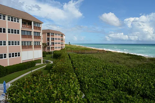 1550 NE Ocean Blvd #B102 Photo 1