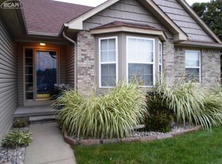 6439 Whisper Ridge Ct, Burton, MI 48509