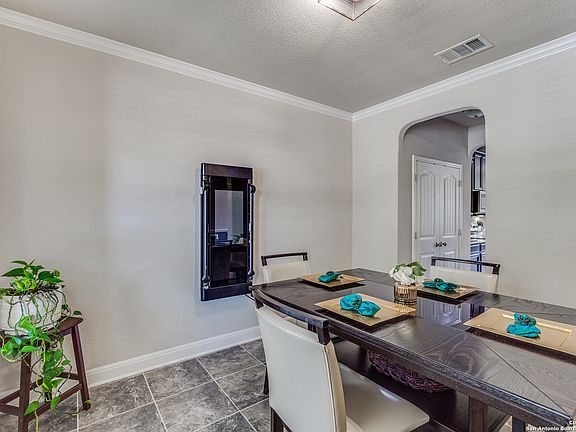 3rd image of 104 GRAND VISTA