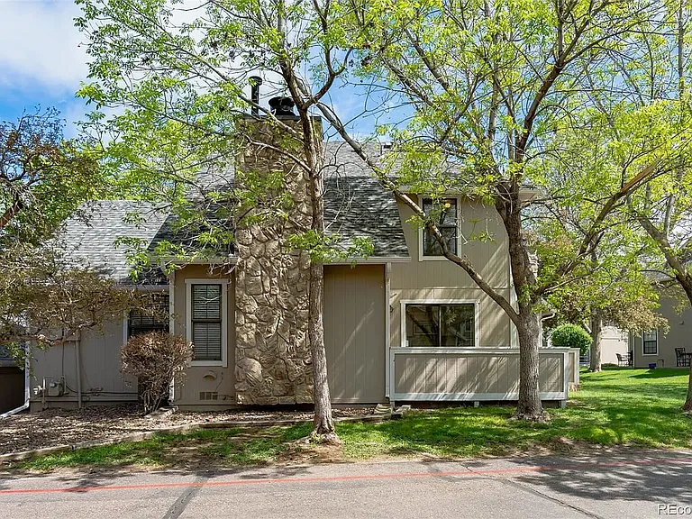 2665 S Xanadu Way #D — Photo 2
