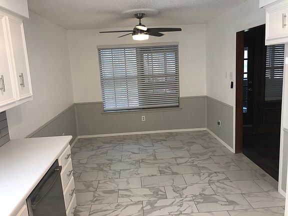Kitchen/ Dining area