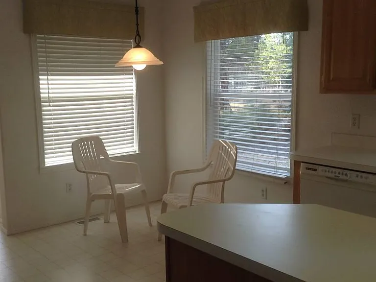 16661 Bitterbrush Ln — Photo 10