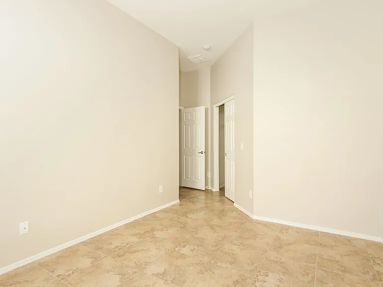 22110 N 104th Ln — Photo 10