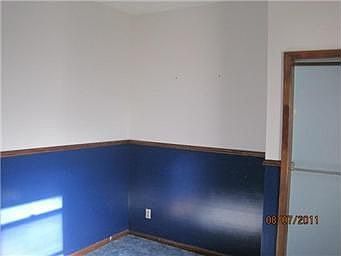 5th image of 3513 Saint John Ave