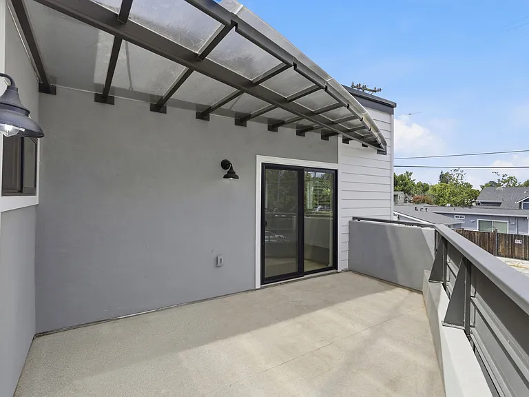 274 Everett Ave — Photo 16