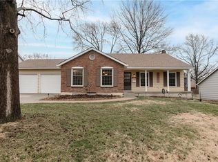 9116 W 90th St, Overland Park, KS 66212