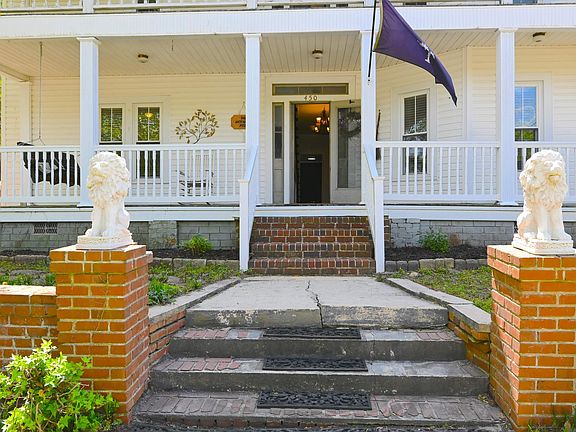 3rd image of 450 Lewie St