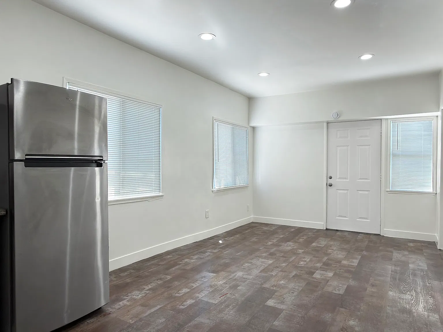 2 bed, 850 sqft, $1,895 — Photo 3