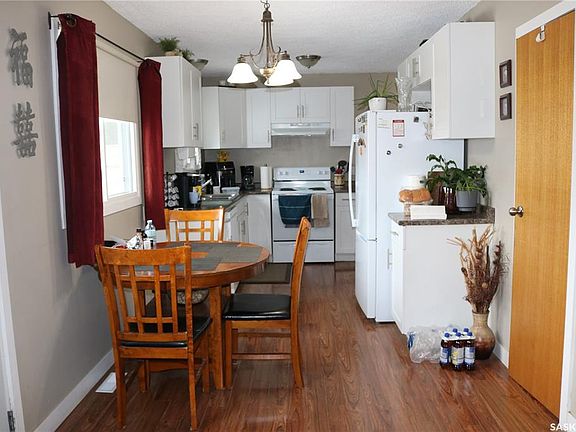 4th image of 105 Garry STREET