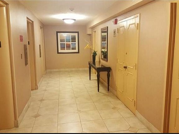 5th image of 2851 NE 183rd St APT 1511