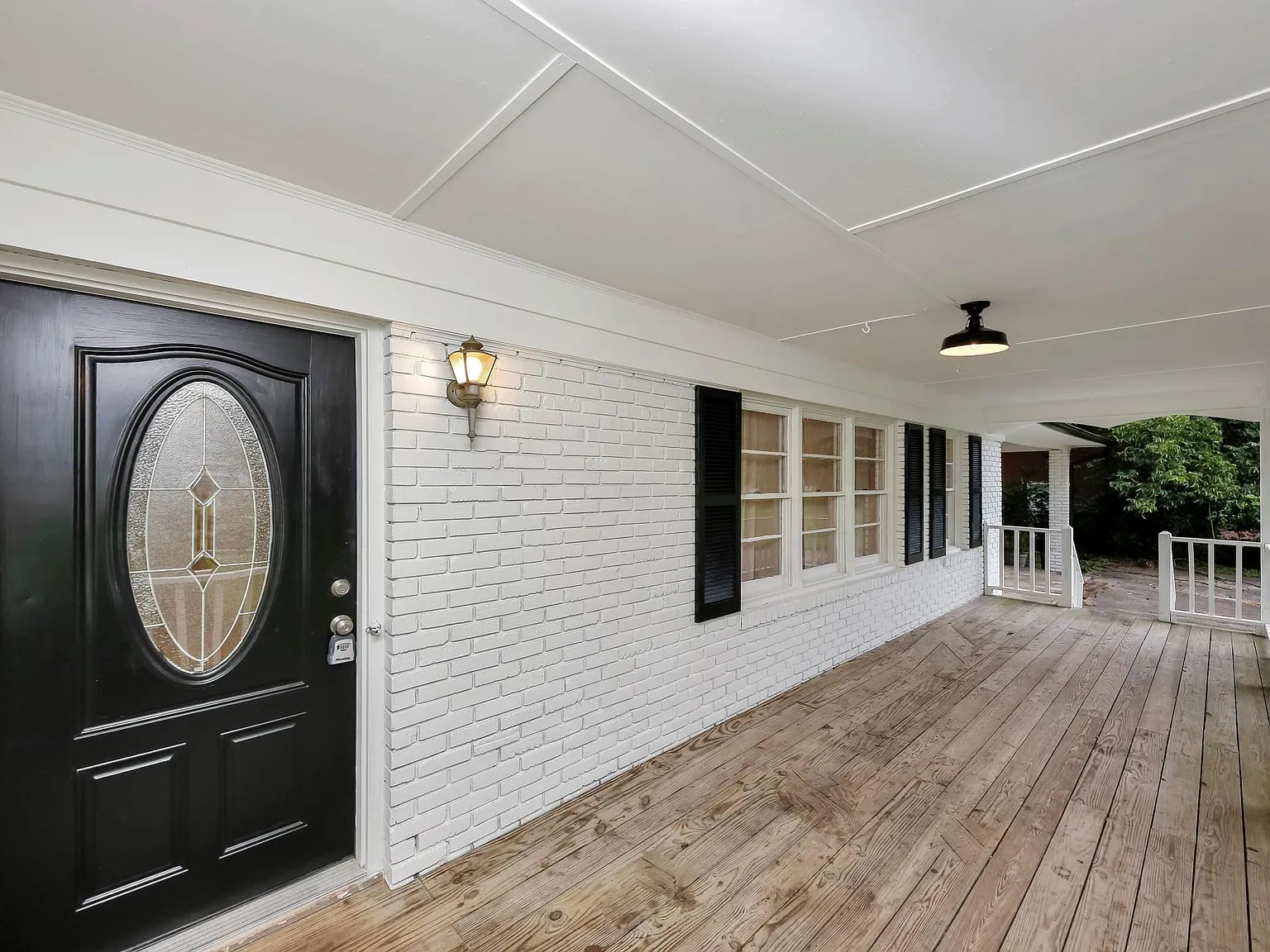 1249 Robert Ln — Photo 4