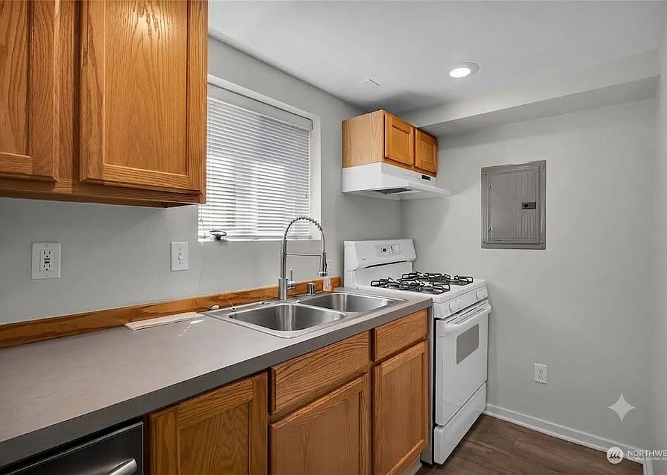 kitchen with full size dishwasher