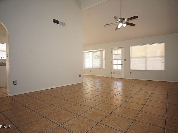 2nd image of 14006 Glenosa Dr